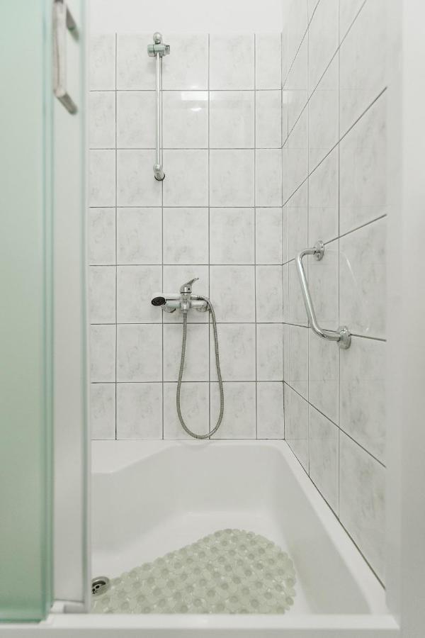 Apartment Kuzmanic Lokva Rogoznica Exterior photo